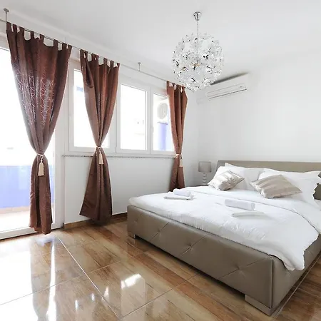 Apartment Primera Luxury